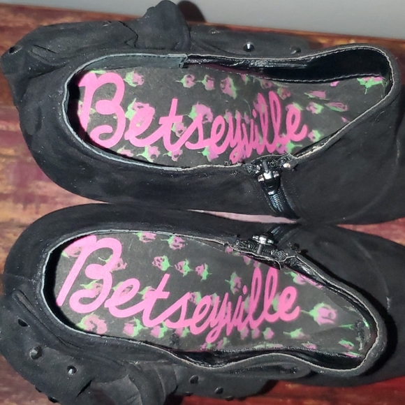 Betsey J heels - Picture 7 of 13